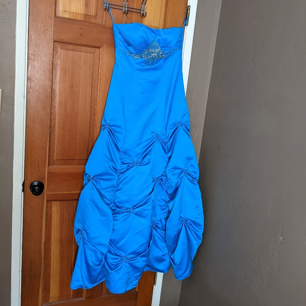 Blue strapless dress